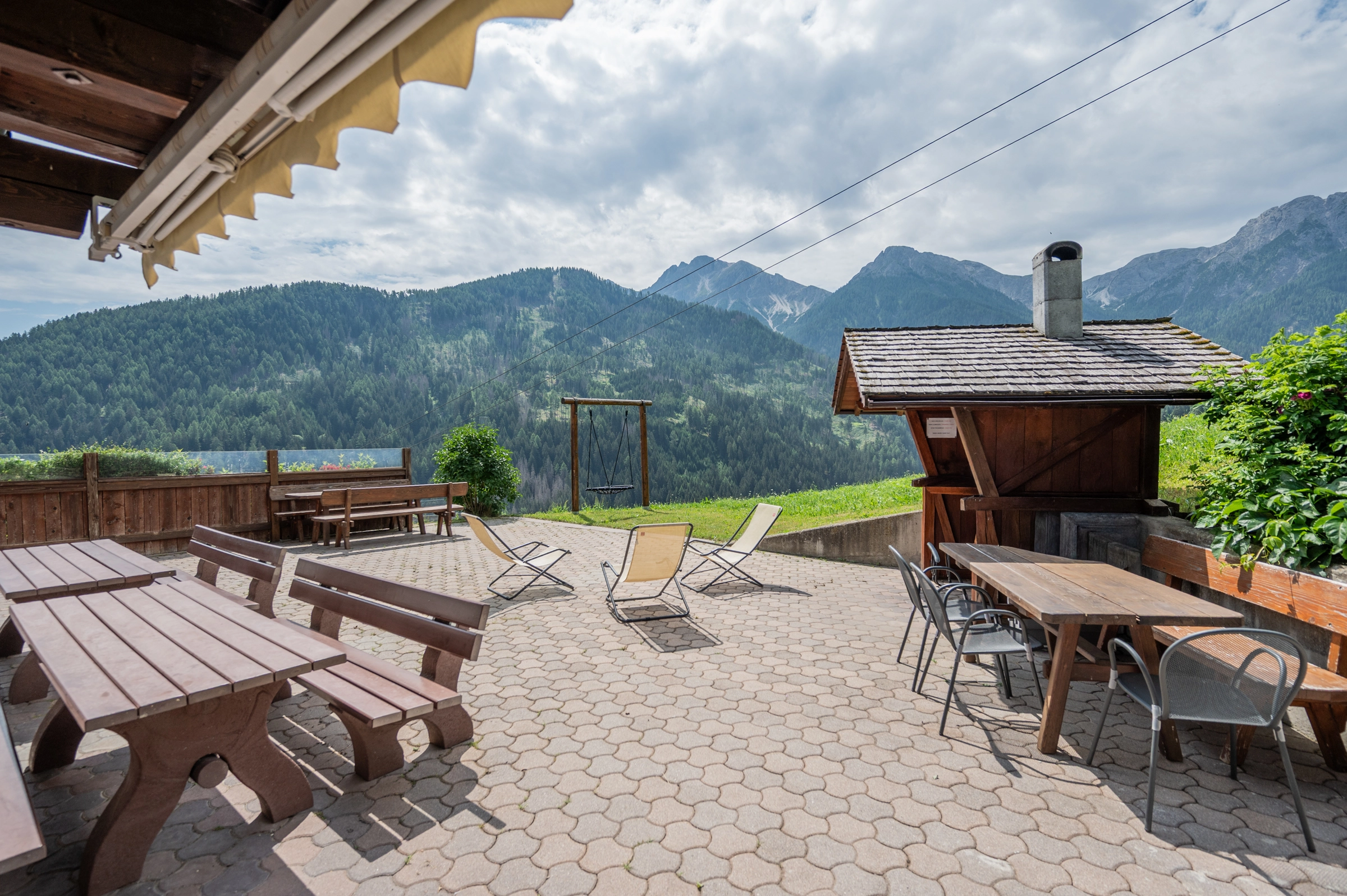 Terrasse mit Bergblick